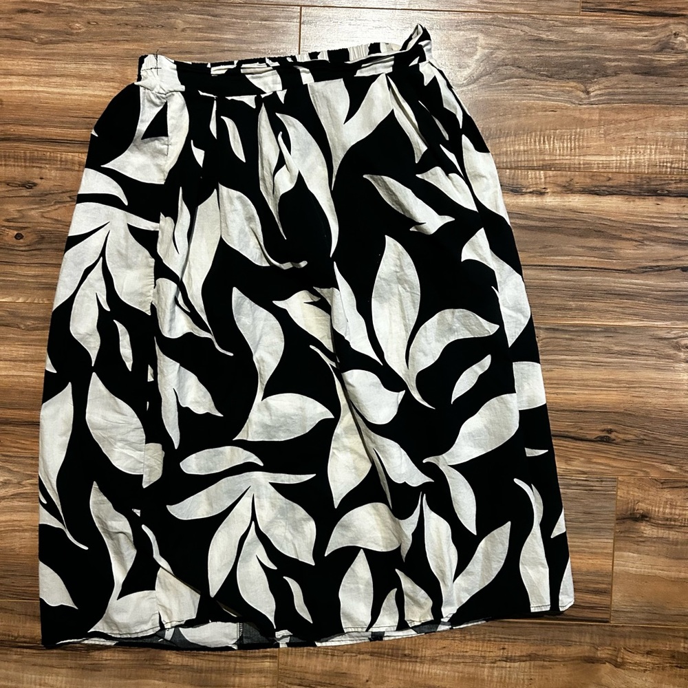 T Tahari Black and White A-Line Skirt